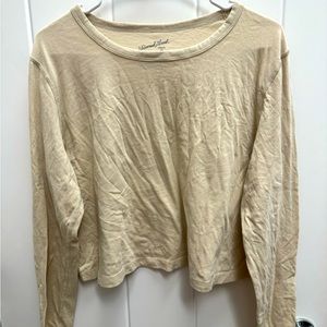 New long sleeves crop top.